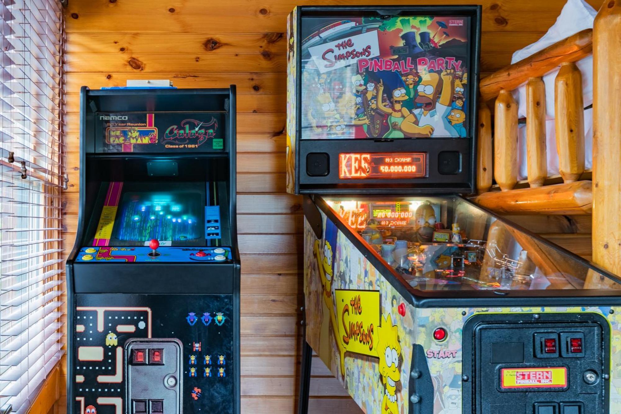 Spacious Resort Log Cabin, Easy Drive, Hot Tub, Arcade Gameroom, Mountain Vibe Gatlinburg Exterior photo